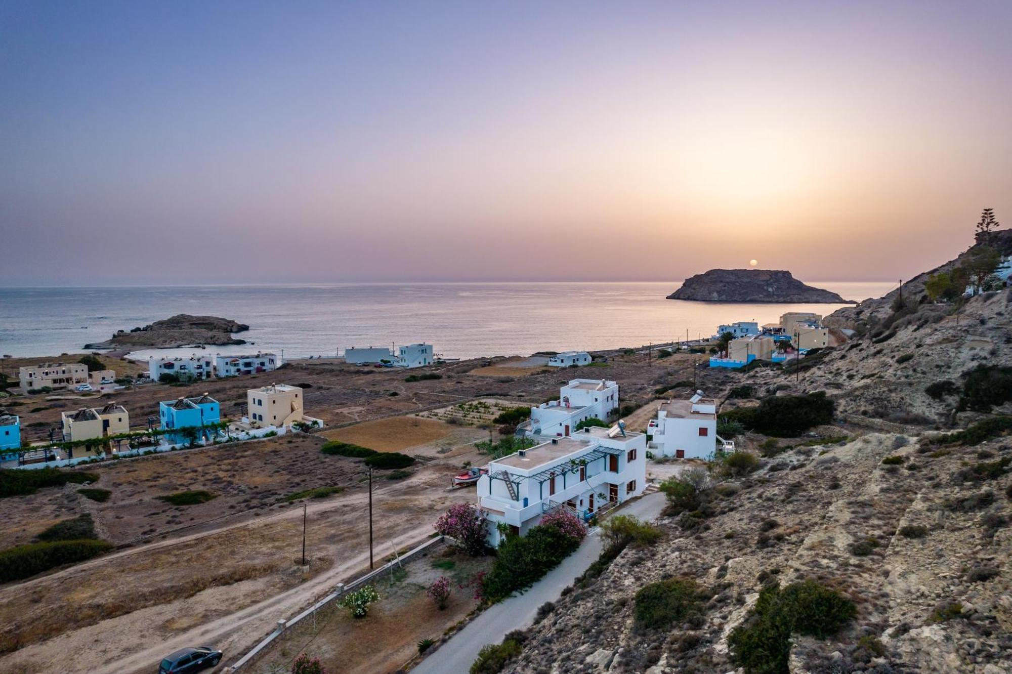 Отель Sun Week Bay Лефкос-Карпату Экстерьер фото